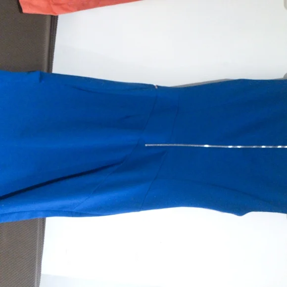 Calvin Klein - Picture 2 of 6